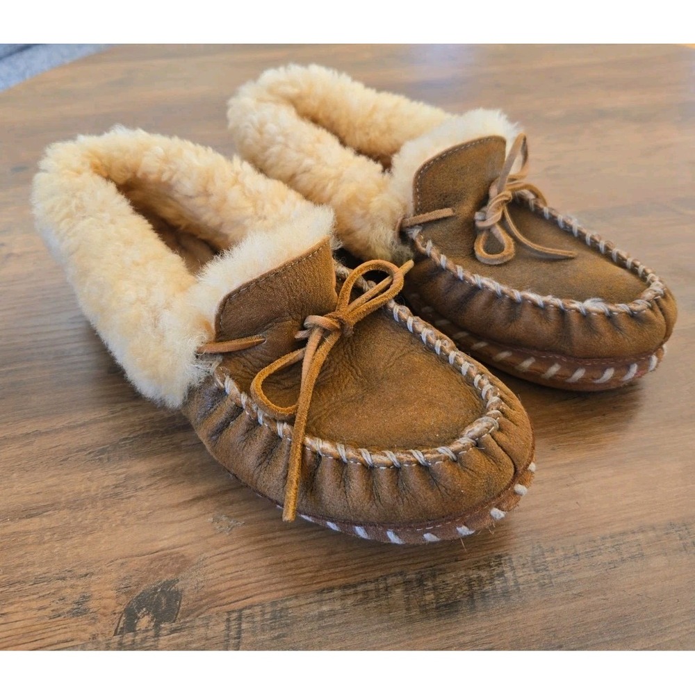 LL Bean Wicked Good Moccasin Slippers Womens Size 9M Leather/Shearling 504756